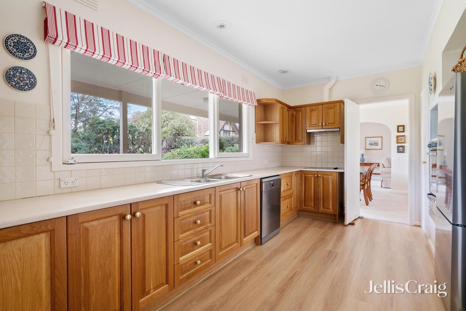 6 Beatty Street, Mont Albert image 4