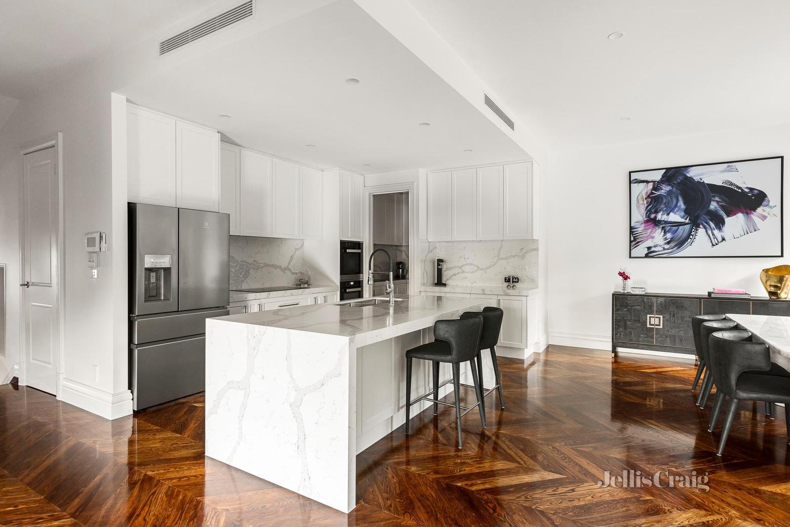 6 Bernard Street, Balwyn North image 5