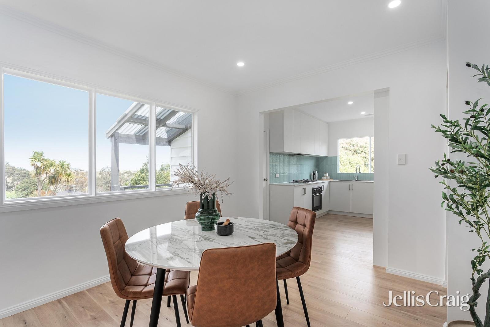 6 Birdie Street, Mount Waverley image 5