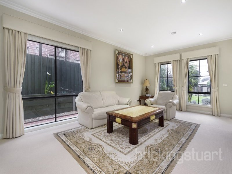 6 Birdwood Street, Balwyn image 2
