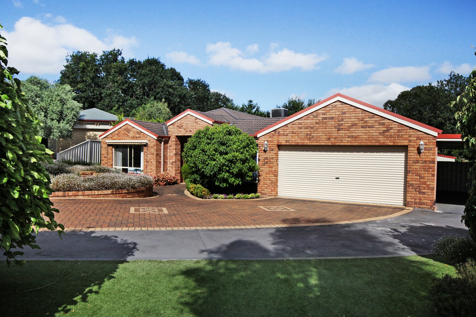 Property Gallery - Main Image