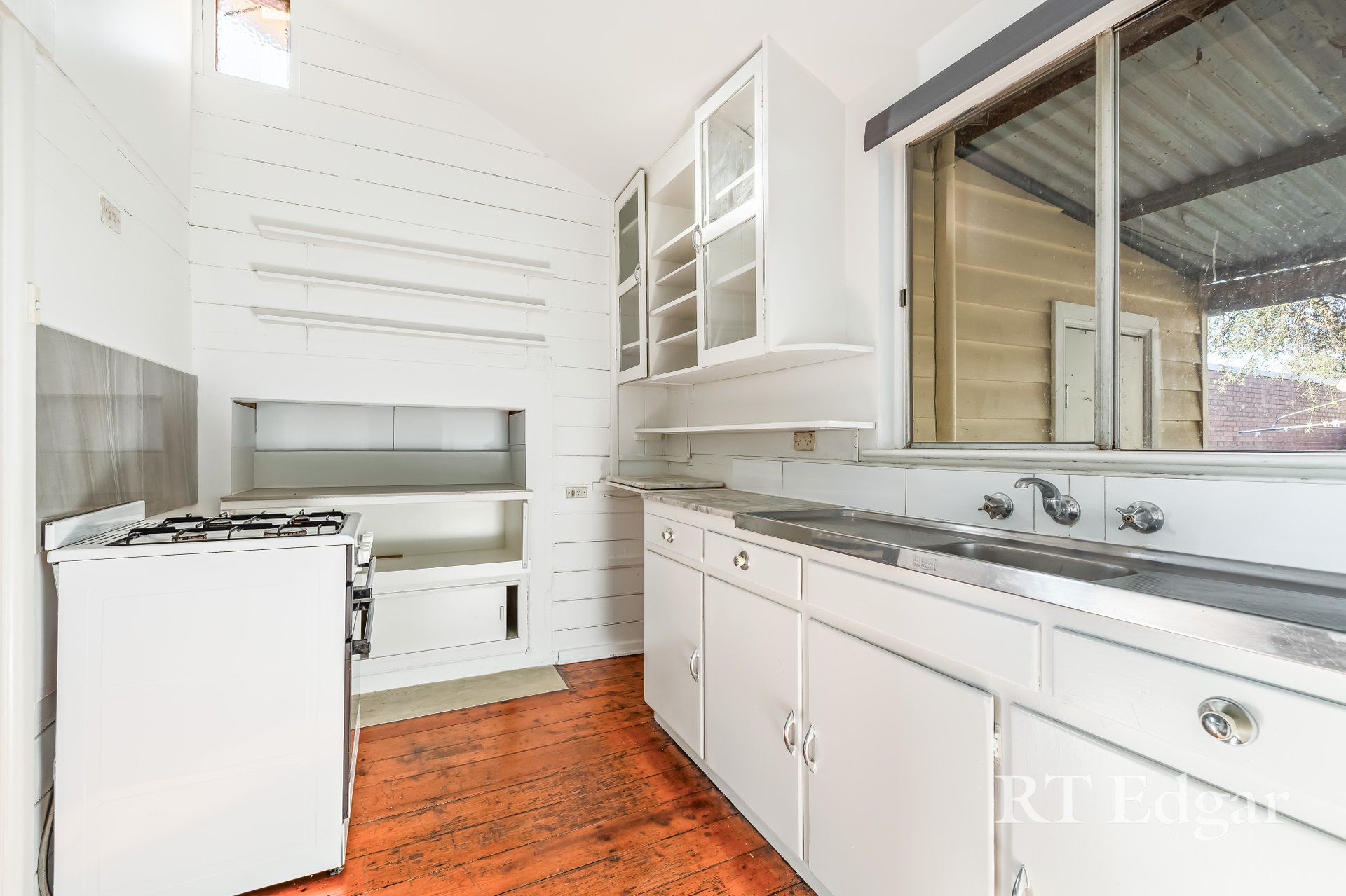 Property Gallery Thumbnail 3