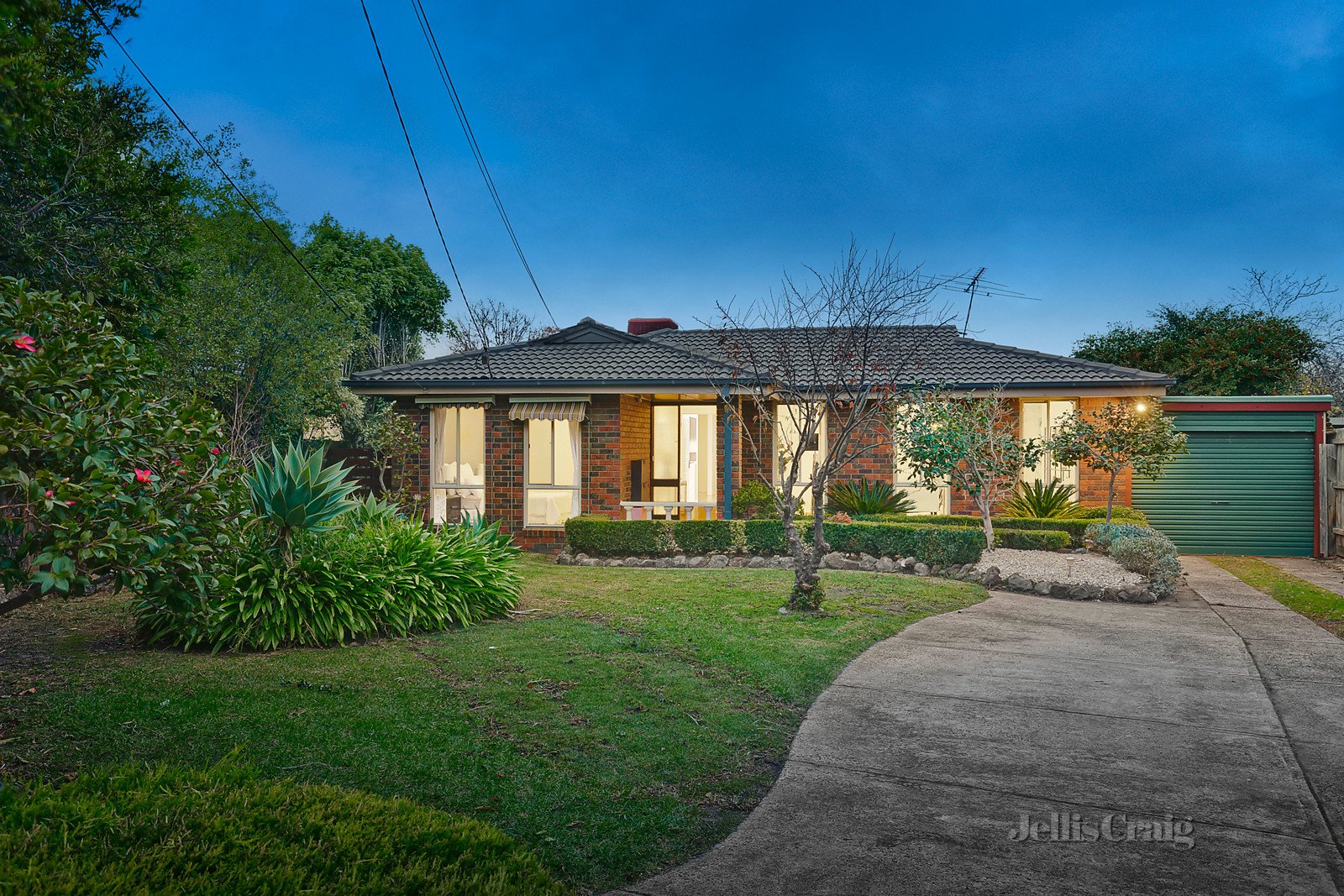 6 Bottlebrush Court, Wheelers Hill image 1