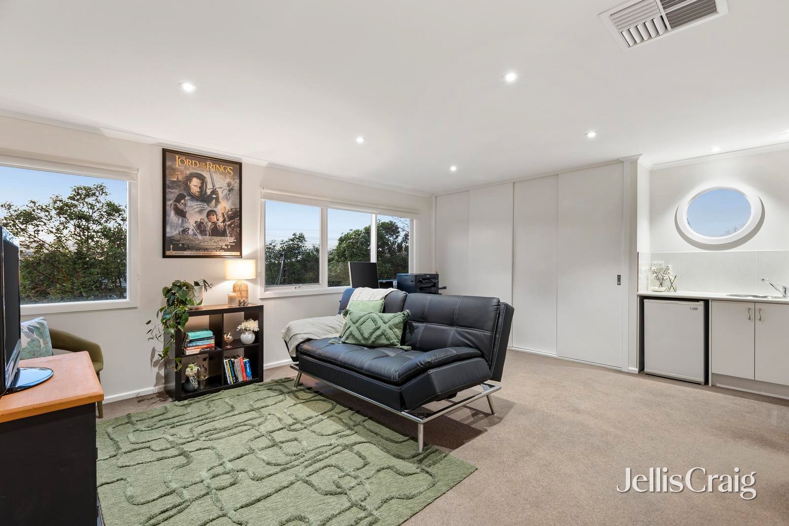 6 Boyana Crescent, Croydon image 6