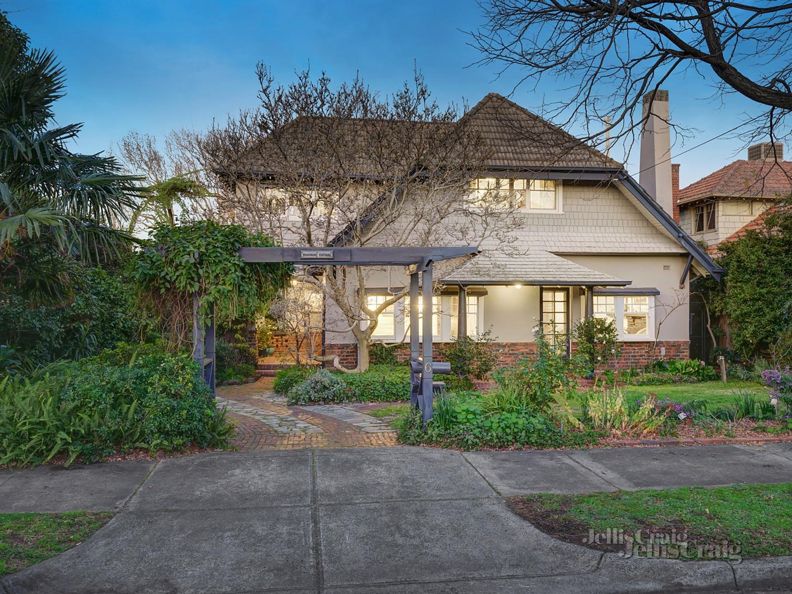6 Bradford Avenue, Kew - Print Image 1