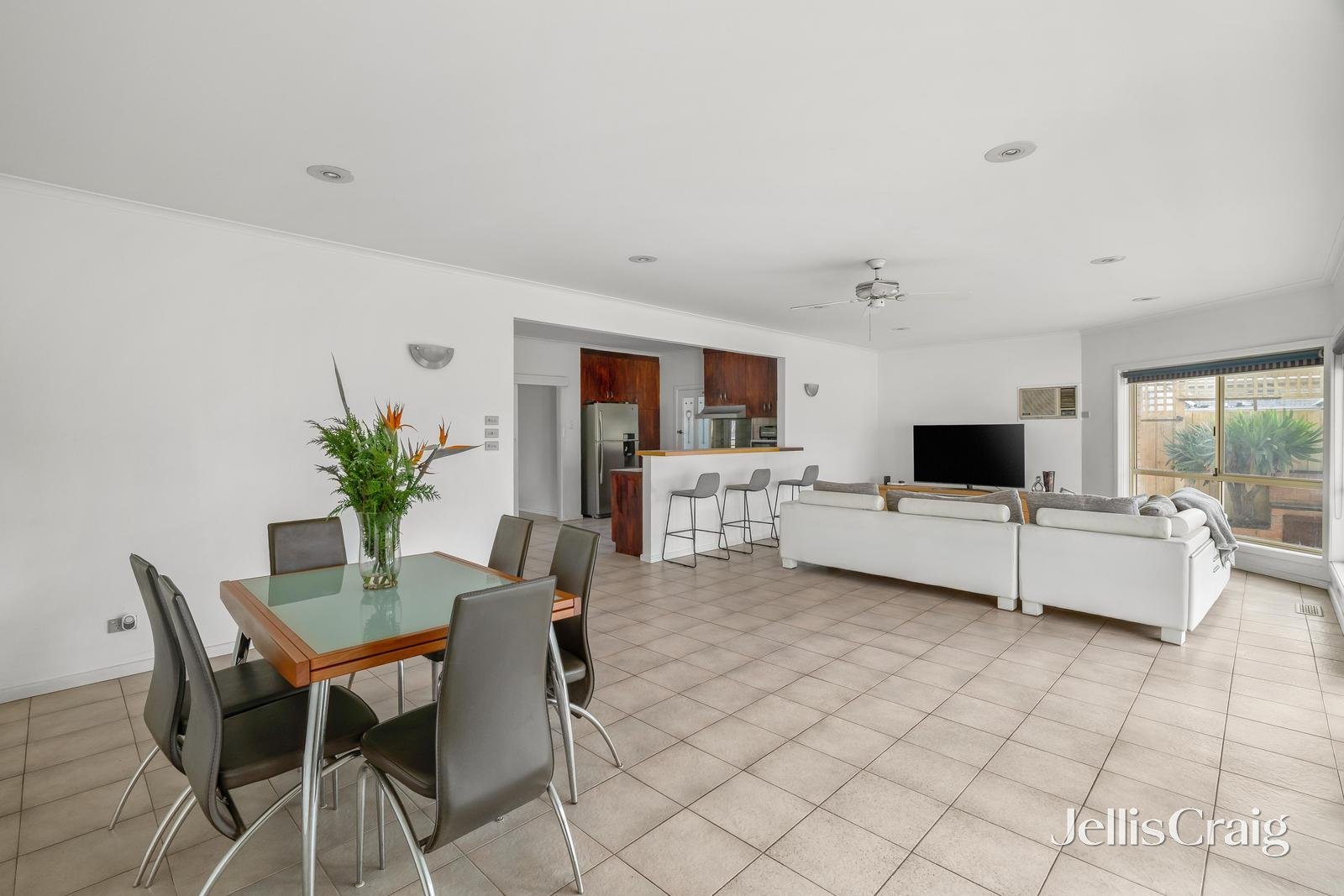 6 Bray Court, Bentleigh East image 1
