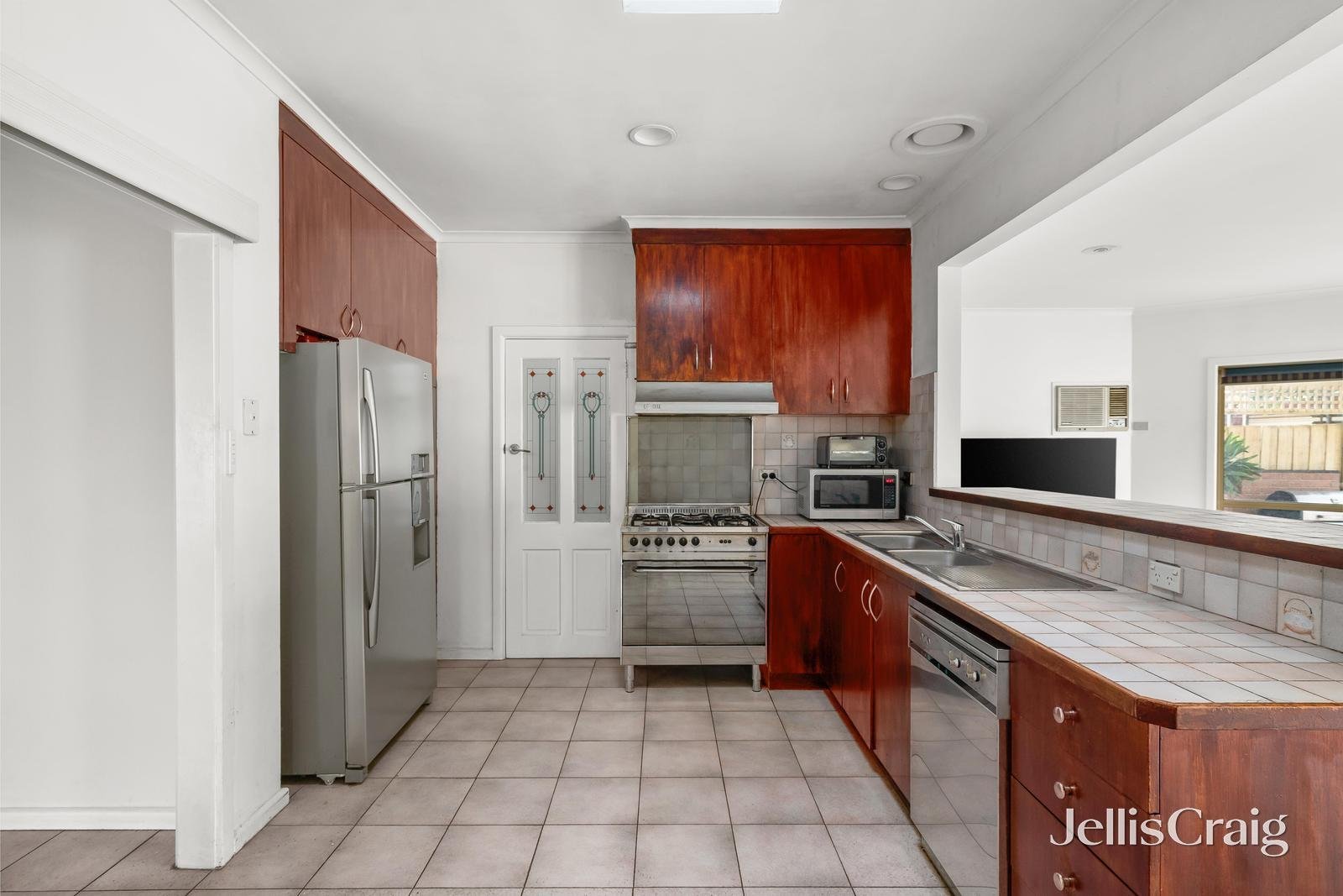 6 Bray Court, Bentleigh East image 5