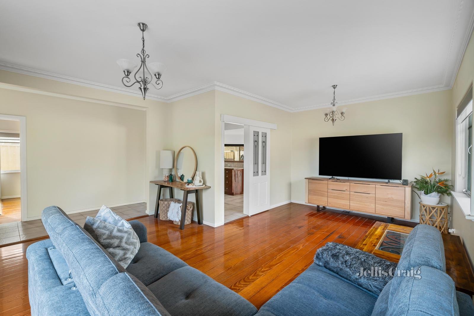 6 Bray Court, Bentleigh East image 3