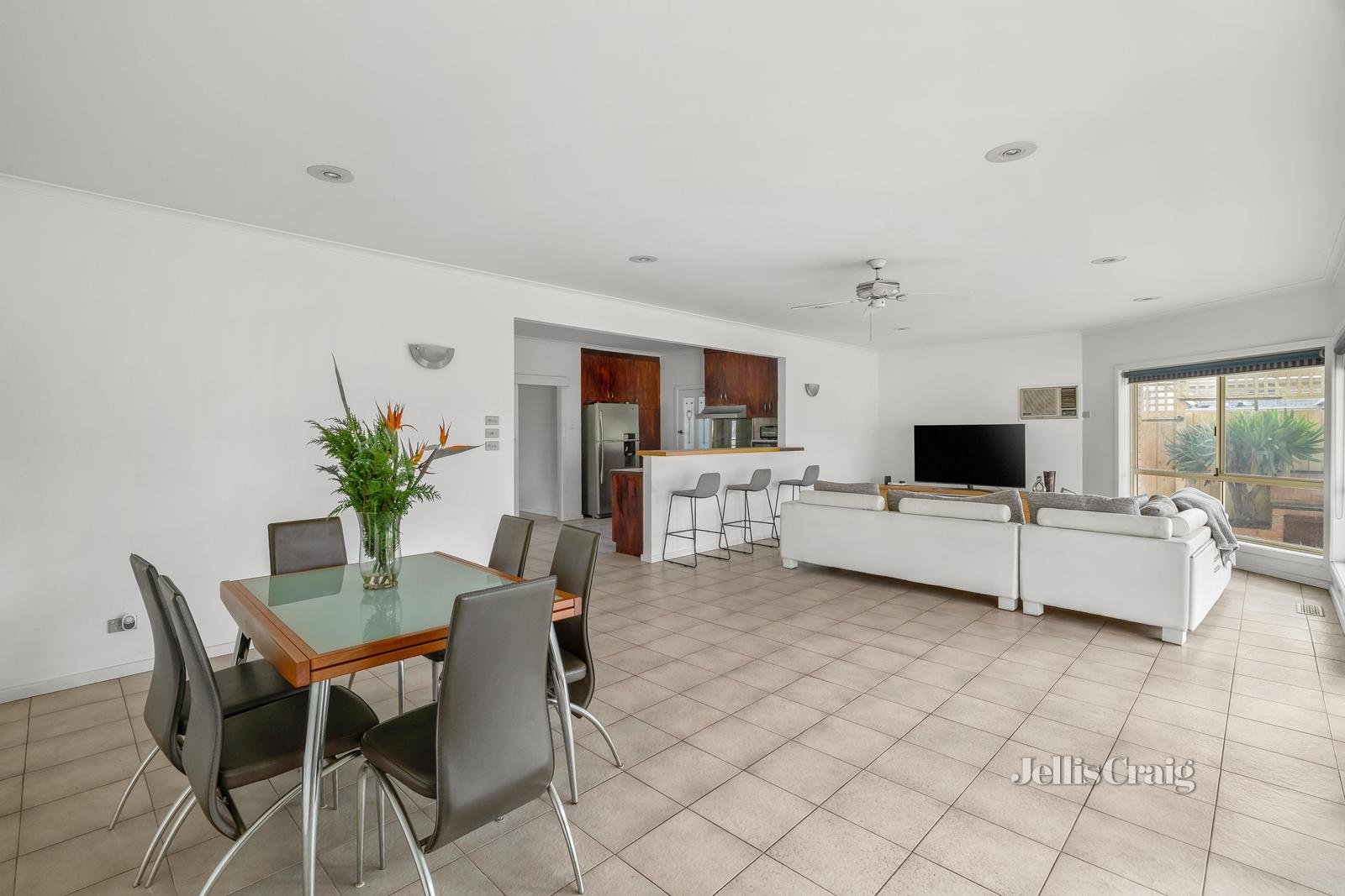 6 Bray Court, Bentleigh East image 4