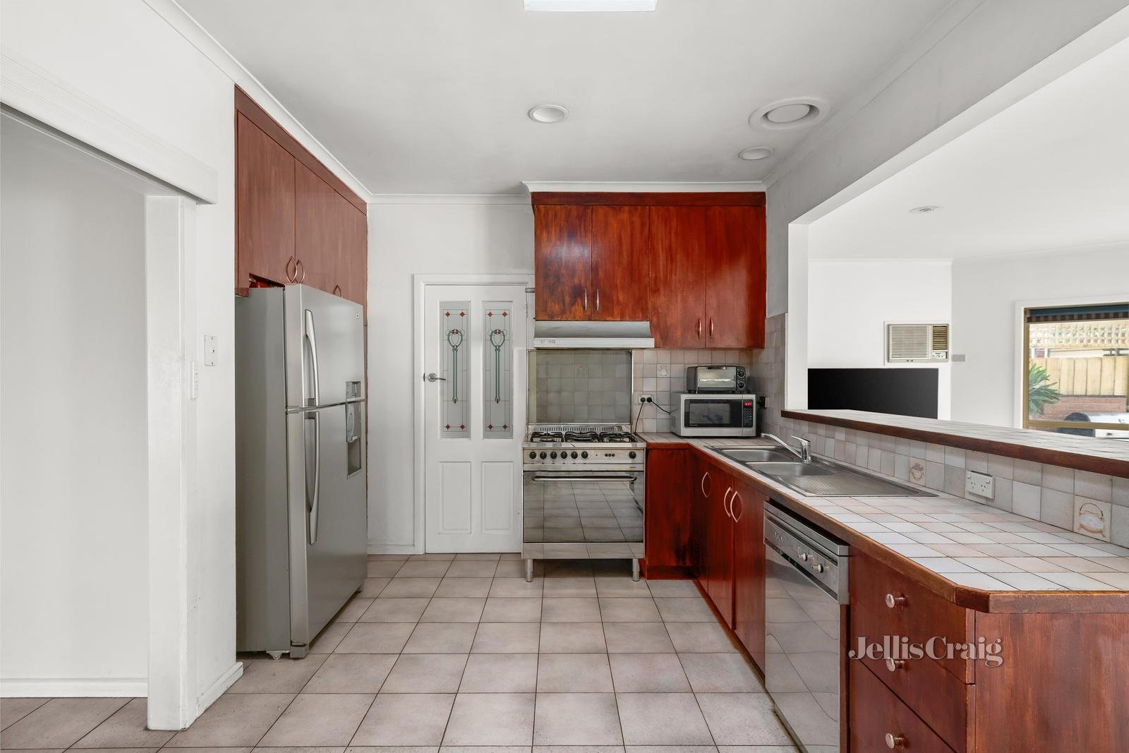 6 Bray Court, Bentleigh East image 6