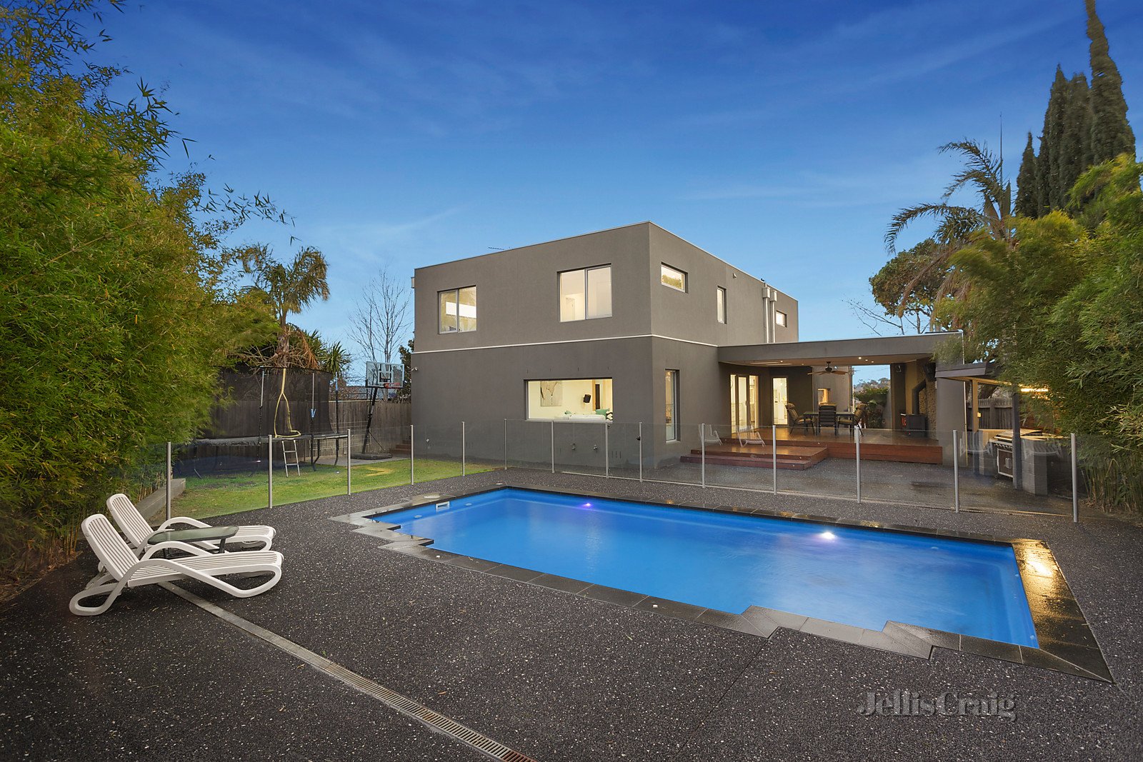 6 Brian Court, Niddrie image 6