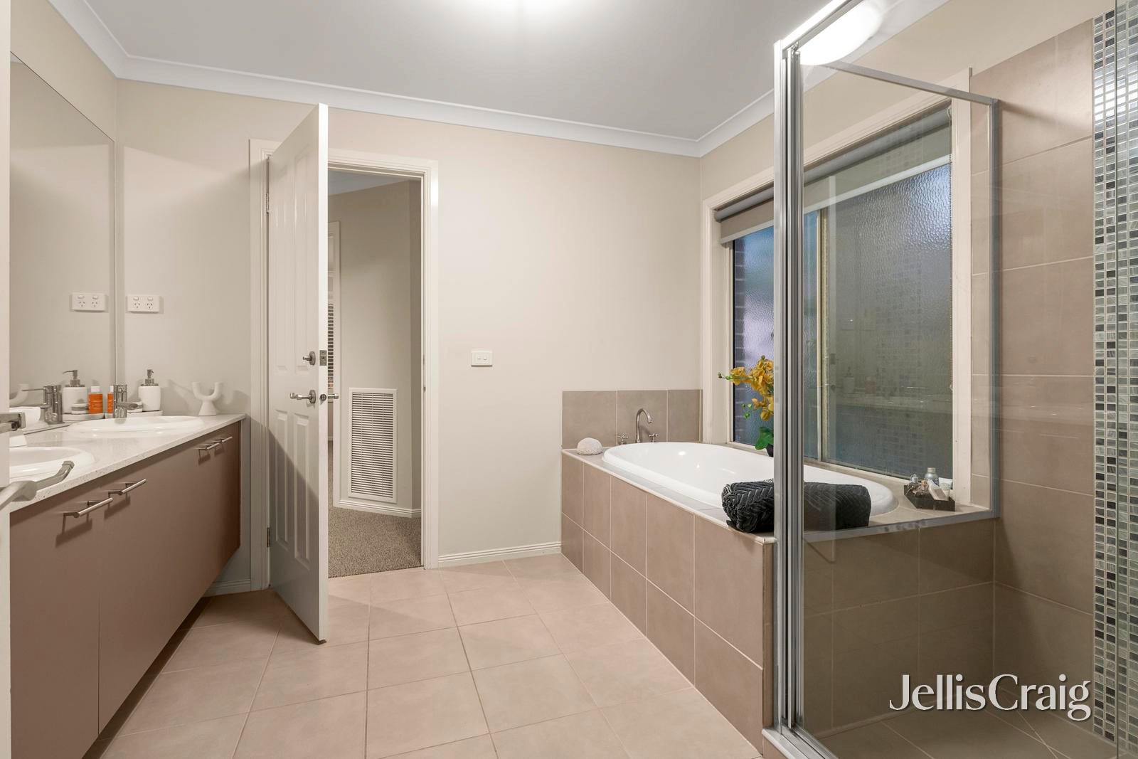 6 Bunyip Court, Plenty image 11