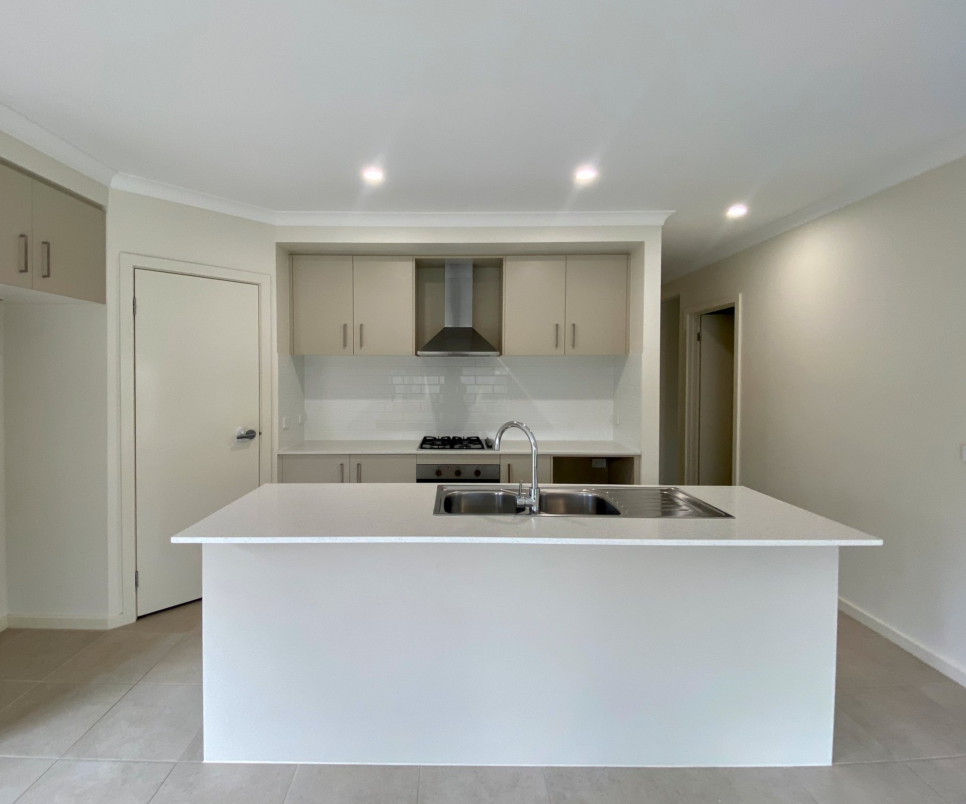 6 Callistemon Circuit, Lara image 2
