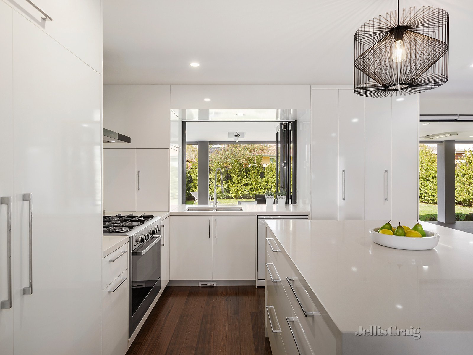 6 Cameron Parade, Bundoora image 3