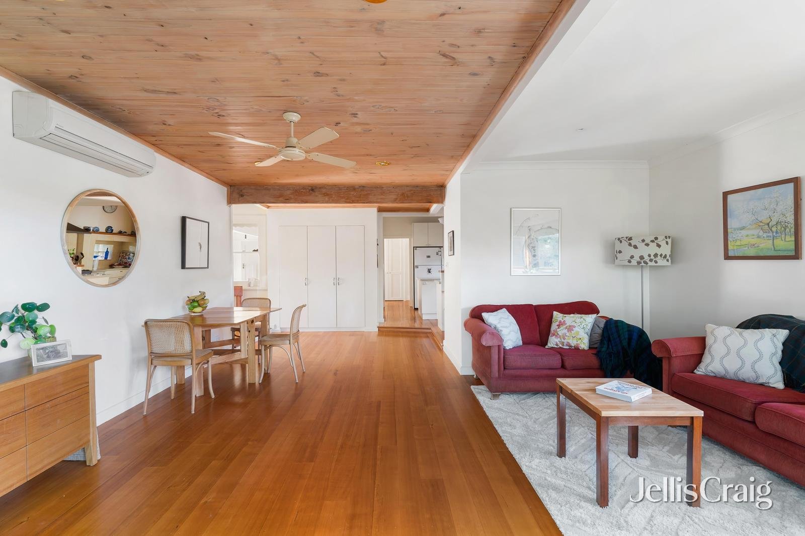 6 Carlyle Crescent, Mont Albert image 2
