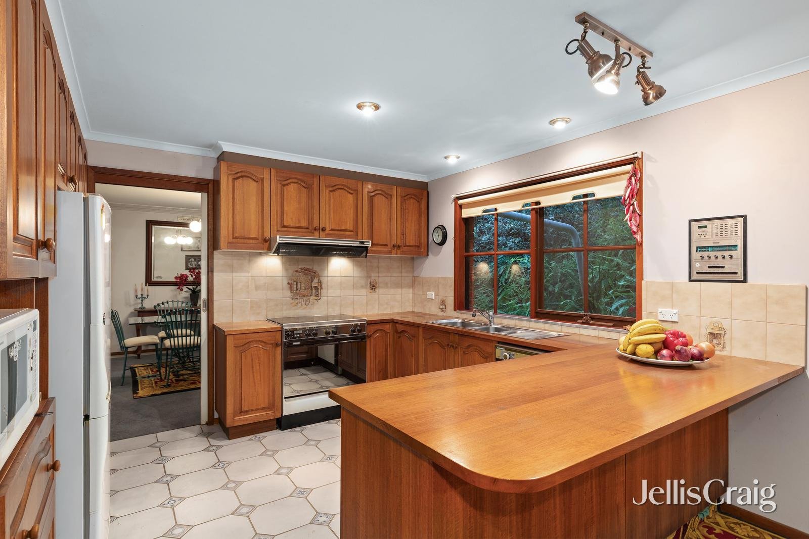 6 Carol Court, Warrandyte image 5