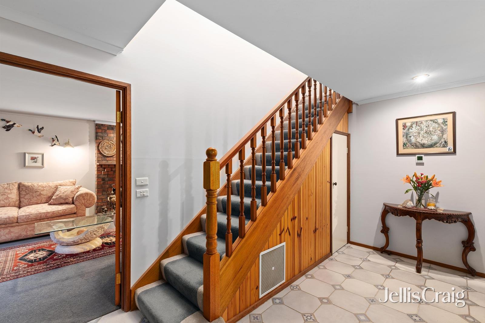 6 Carol Court, Warrandyte image 8