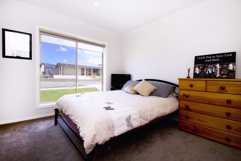 6 Carradale Street, Waurn Ponds image 6