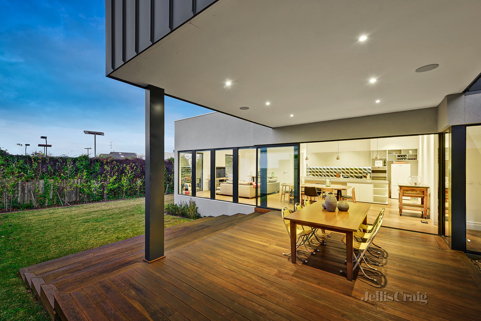 6 Carson Street, Kew image 2