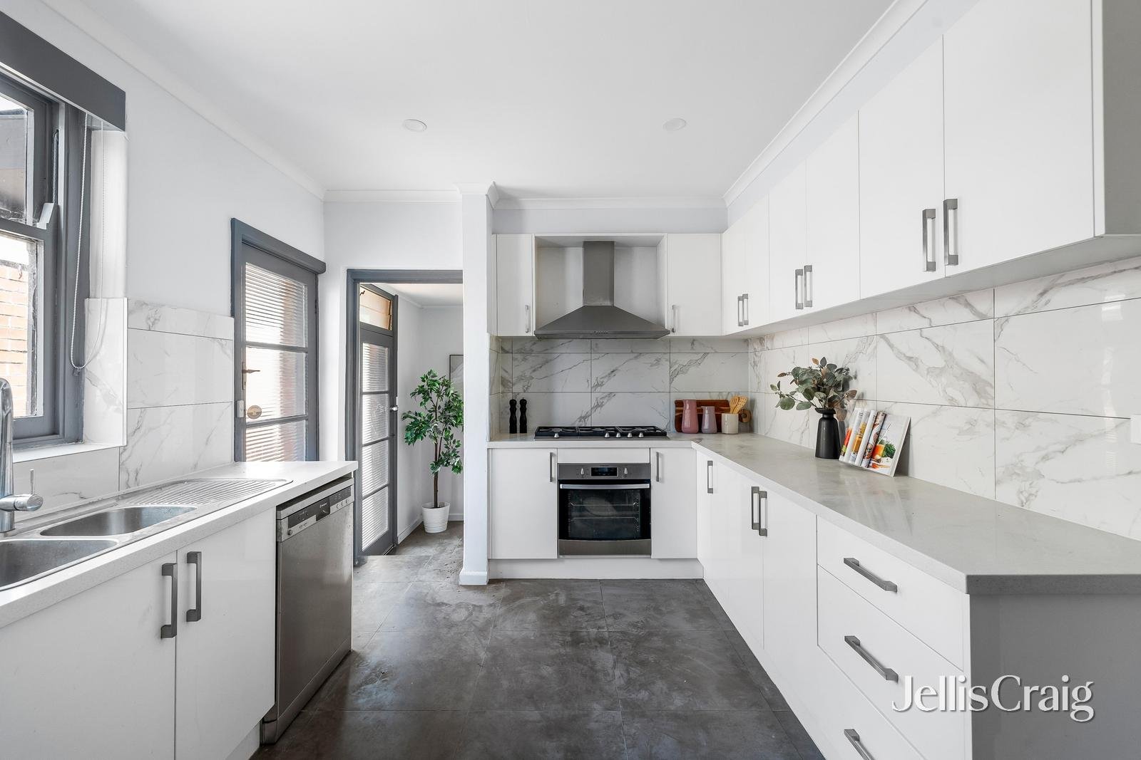 6 Celia Street, Glen&nbsp;Iris image 5