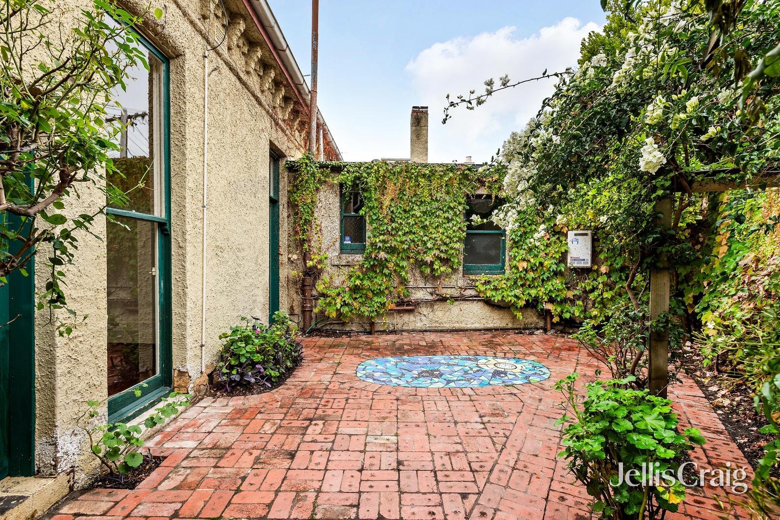 6 Charnwood Crescent, St&nbsp;Kilda image 3