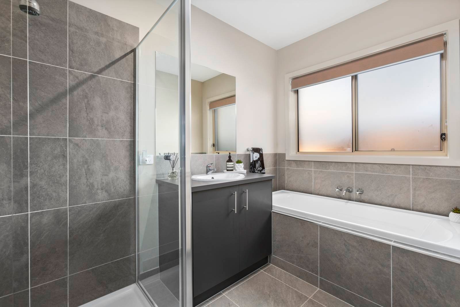 Property Gallery Thumbnail 6