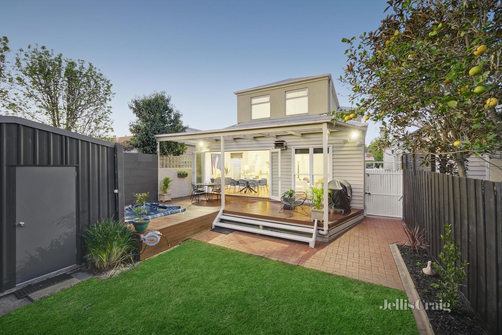 6 Churchill Grove, Hawthorn image 3