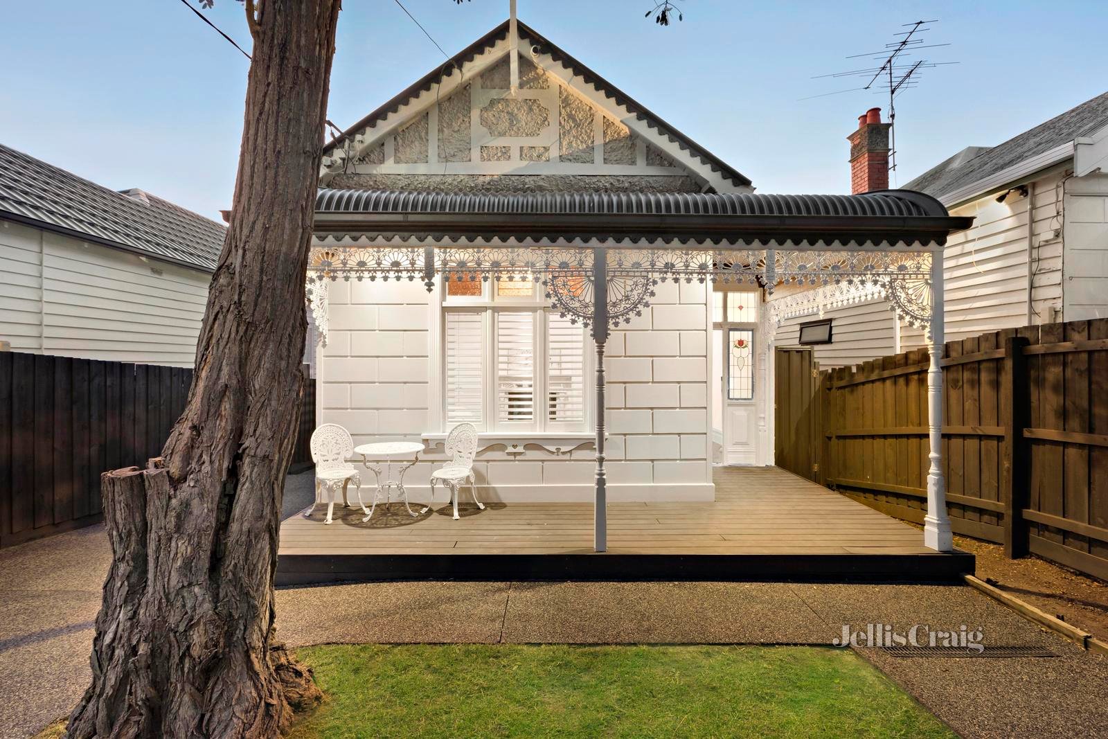 6 Clarinda Road, Essendon image 1