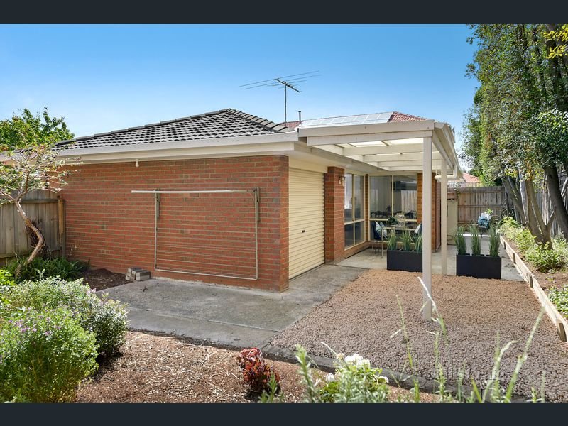 6 Clay Court, Blackburn North image 8