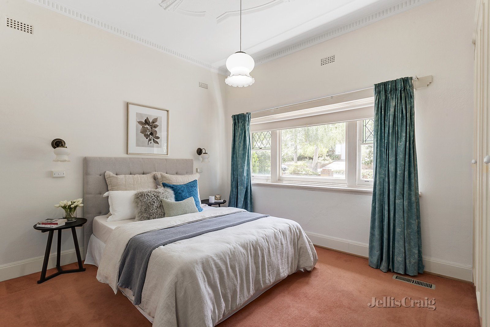 6 Clitheroe Court, Glen Iris image 4