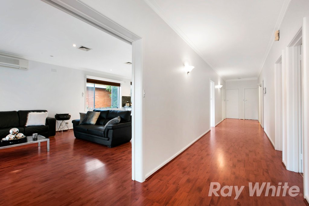 6 Clyden Court, Burwood East image 2