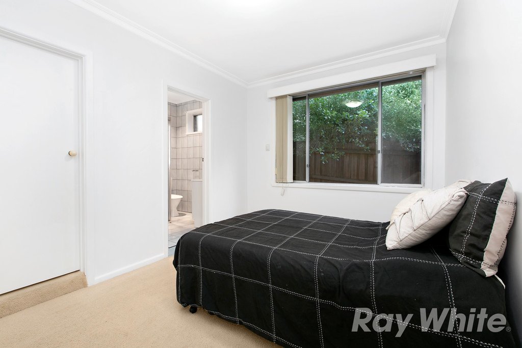 6 Clyden Court, Burwood East image 6