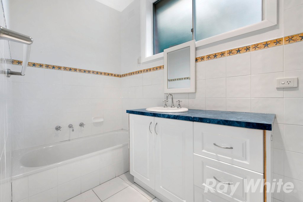 6 Clyden Court, Burwood East image 7