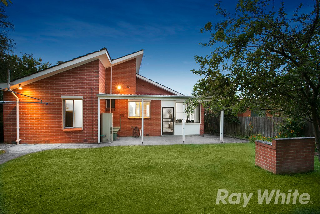 6 Clyden Court, Burwood East image 10