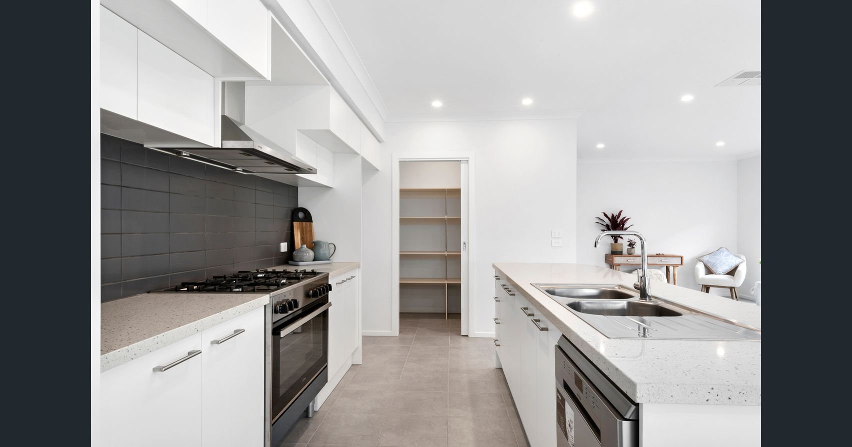 Property Gallery Thumbnail 2