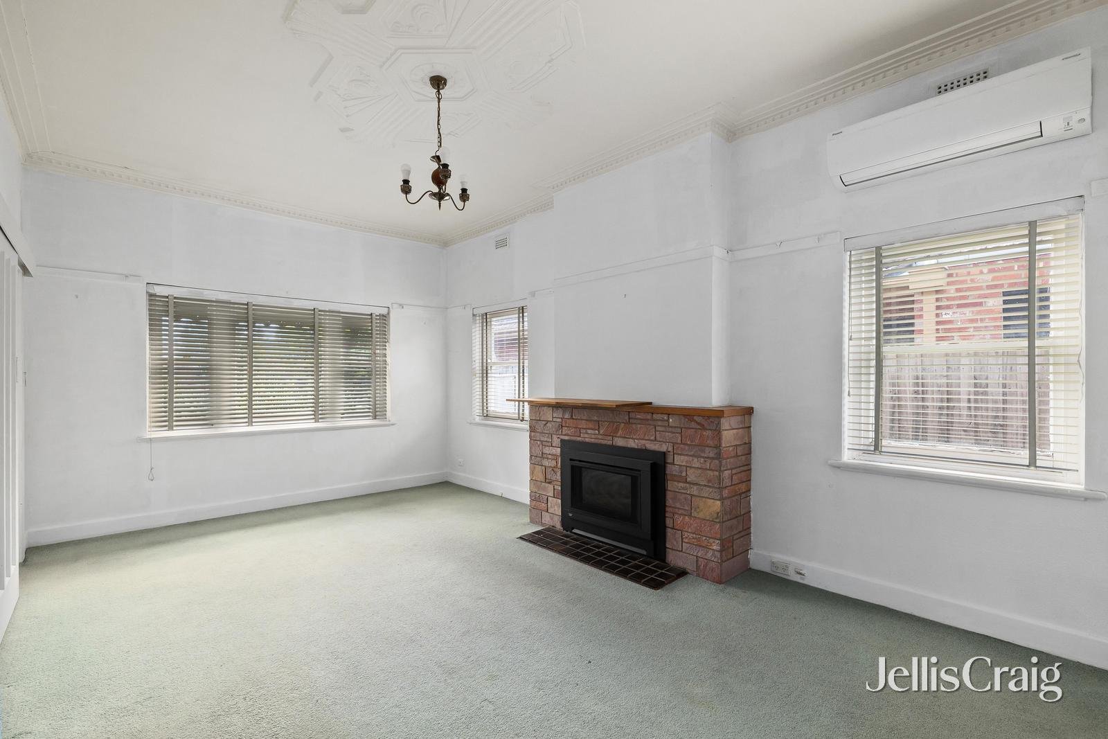 6 Collins Street, Ormond image 2