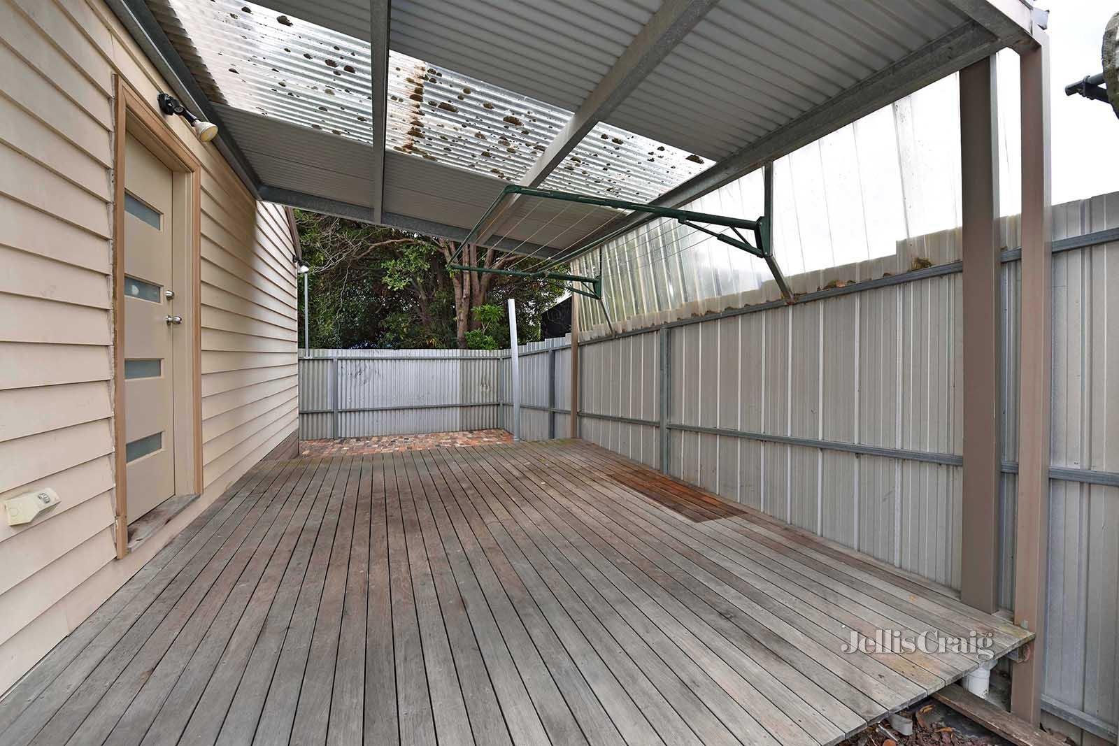 6 Cooper Street, Brunswick West image 9