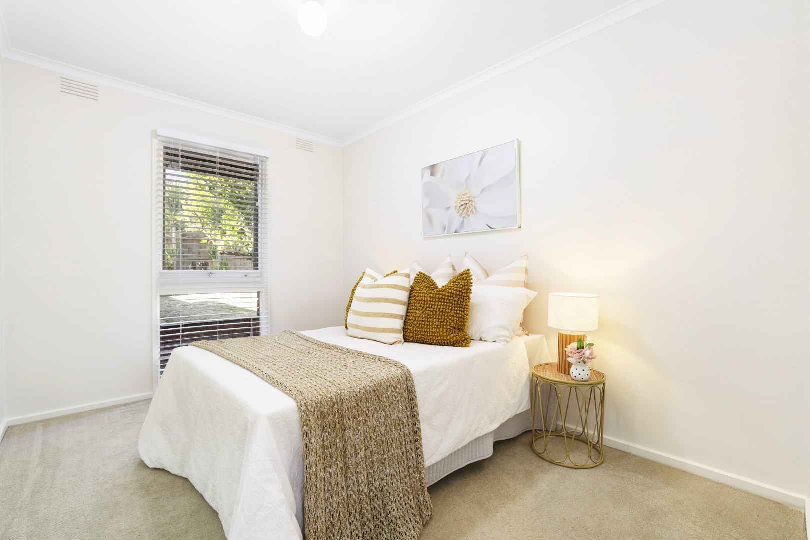 6 Cootamundra Drive, Wheelers Hill image 8