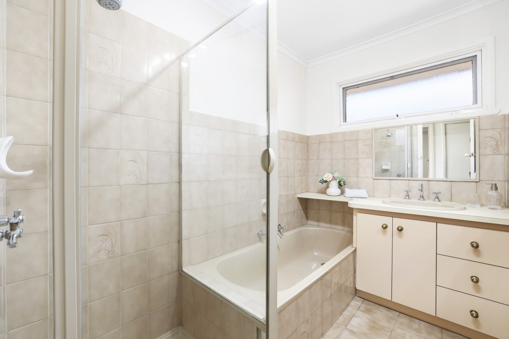 6 Cootamundra Drive, Wheelers Hill image 7