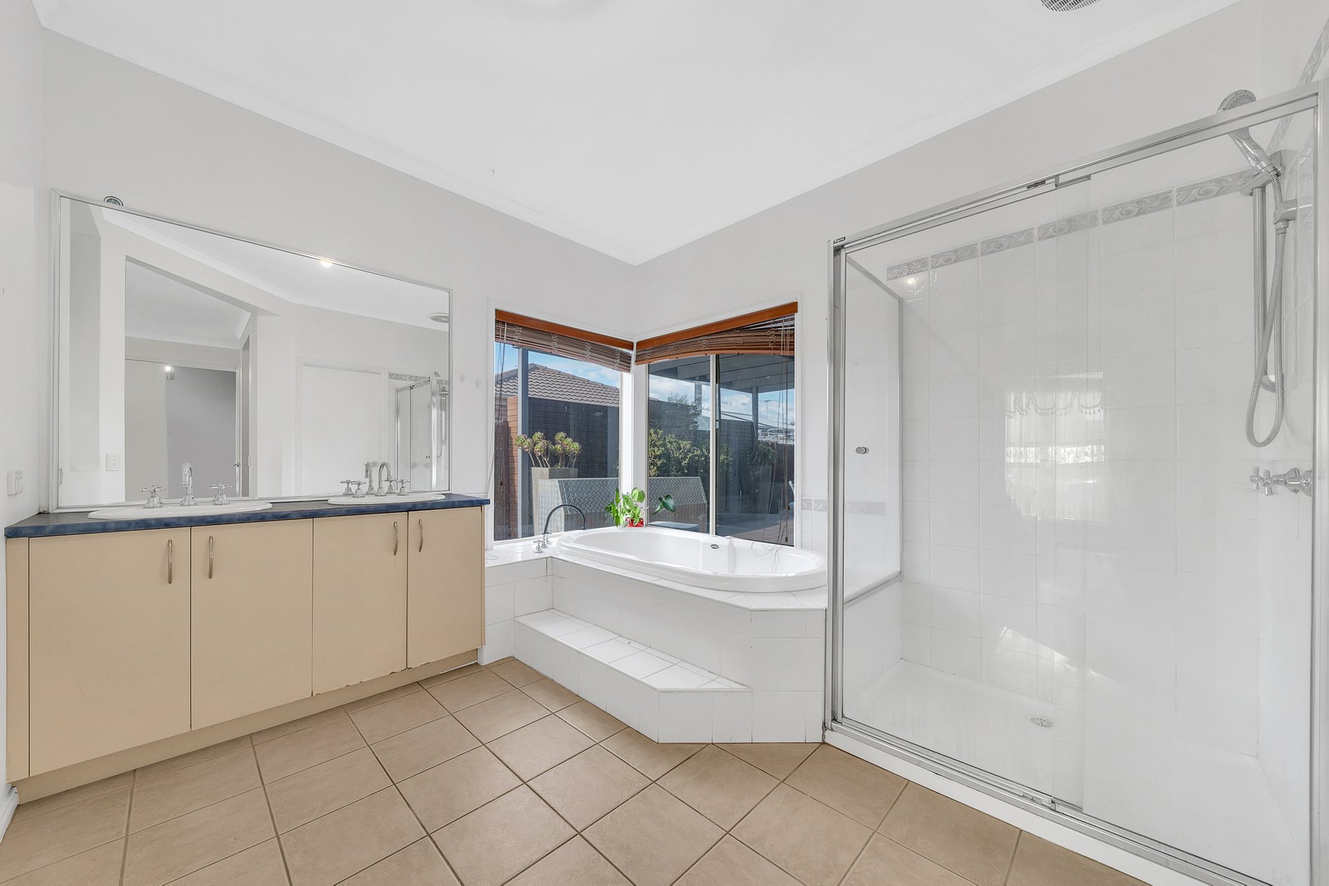 6 Cormican Place, Lovely Banks image 11