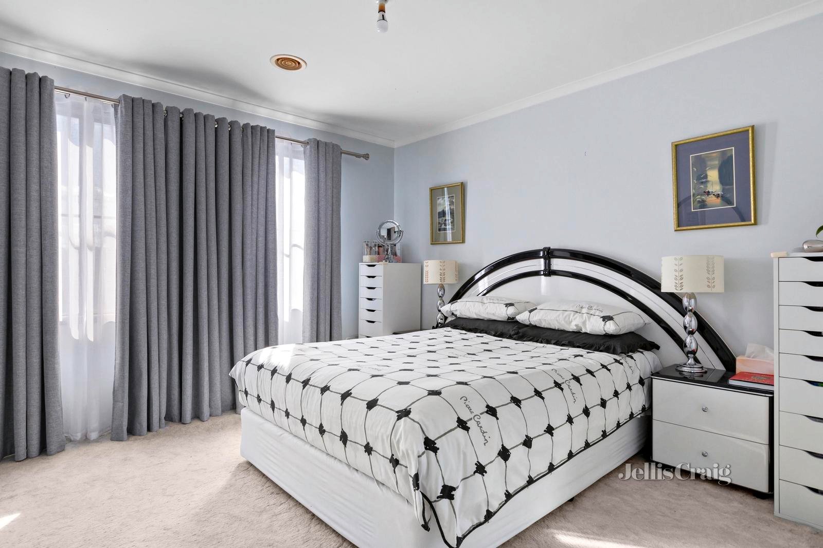 6 Crespin Place, Roxburgh Park image 6