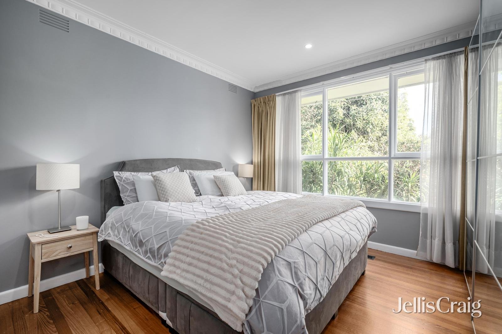 6 Crown Street, Glen Waverley image 5