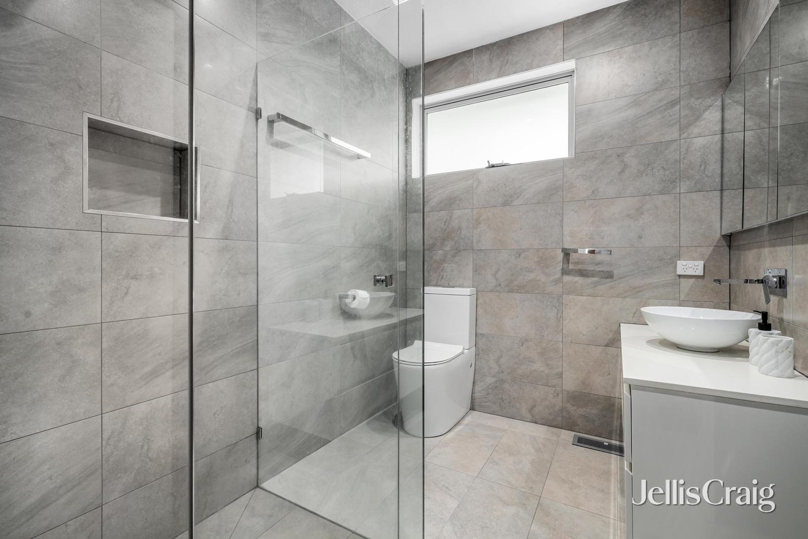 6 Crown Street, Glen Waverley image 8