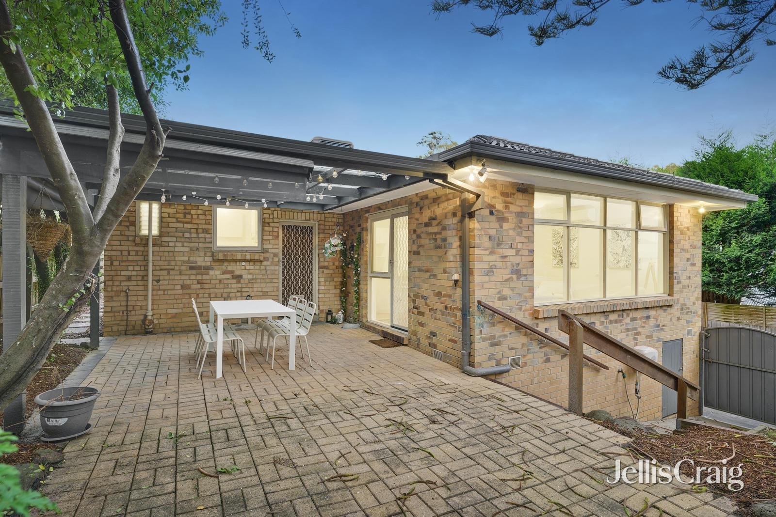 6 Dalmor Avenue, Mitcham image 10