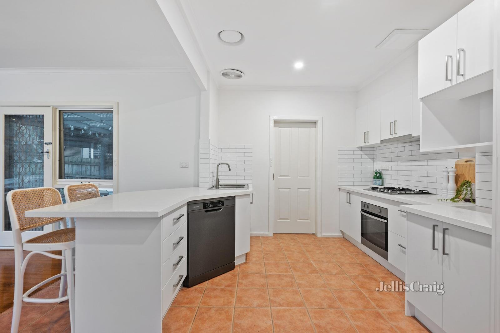 6 Dalmor Avenue, Mitcham image 7