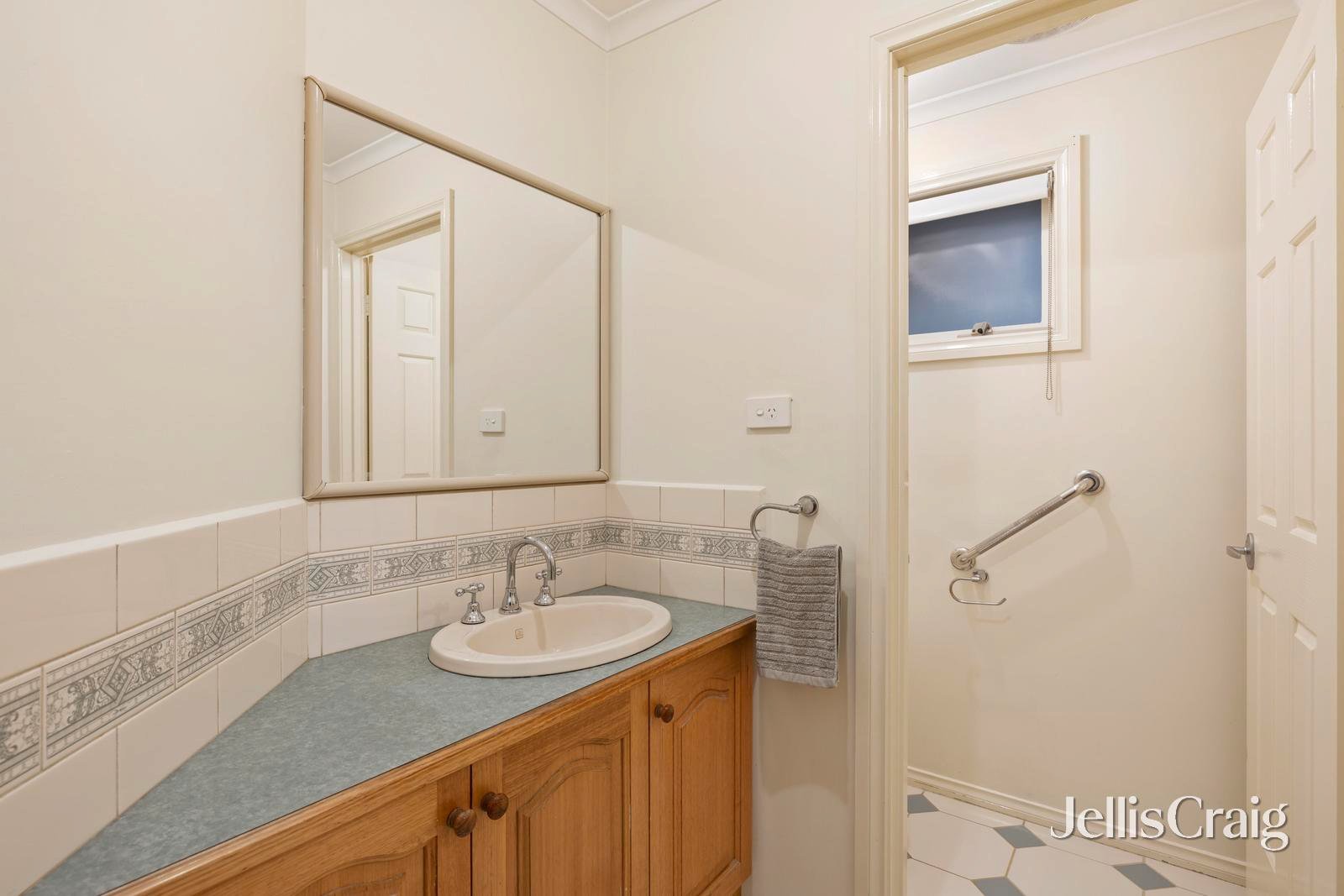 6 Daniel Court, Warranwood image 12