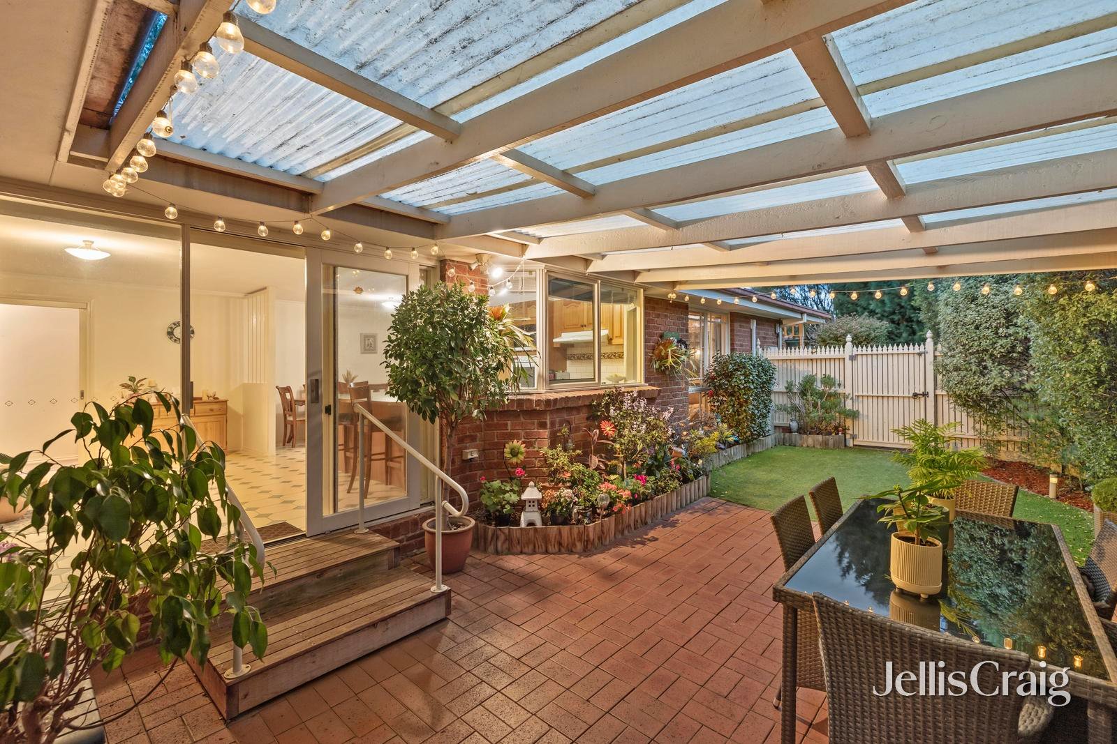 6 Daniel Court, Warranwood image 14