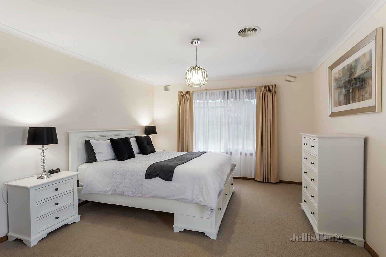 6 Darvell Close, Wheelers Hill image 5