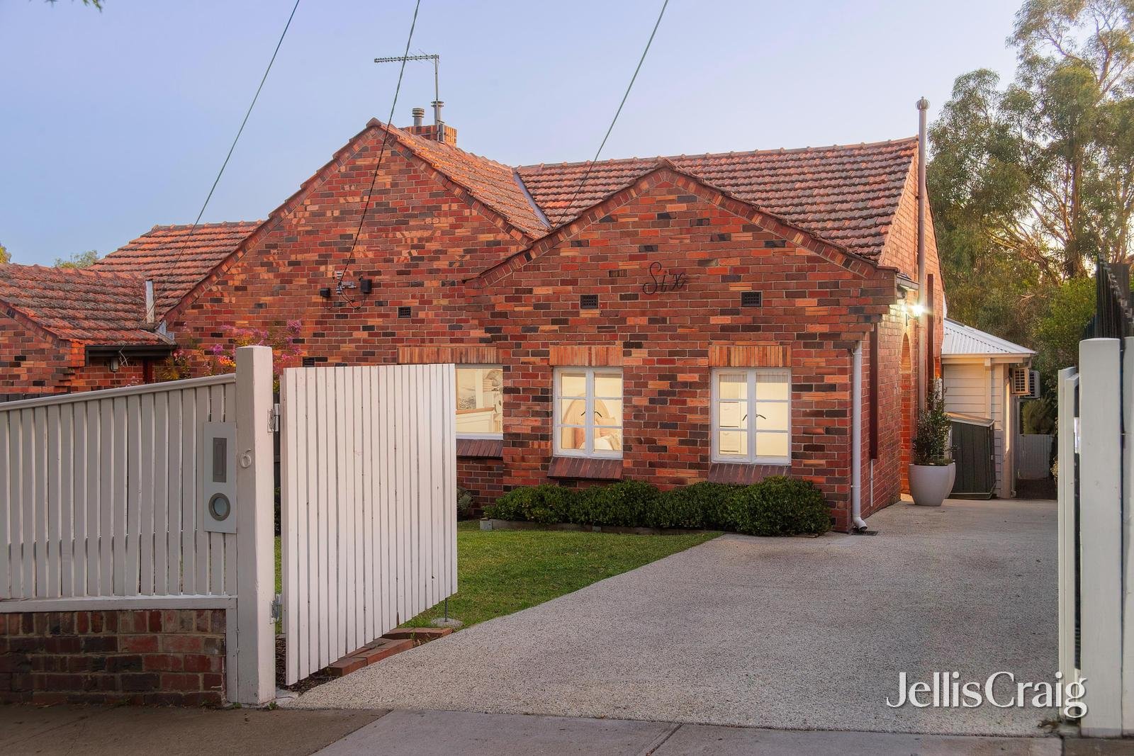 6 Denman Avenue, Glen&nbsp;Iris image 1