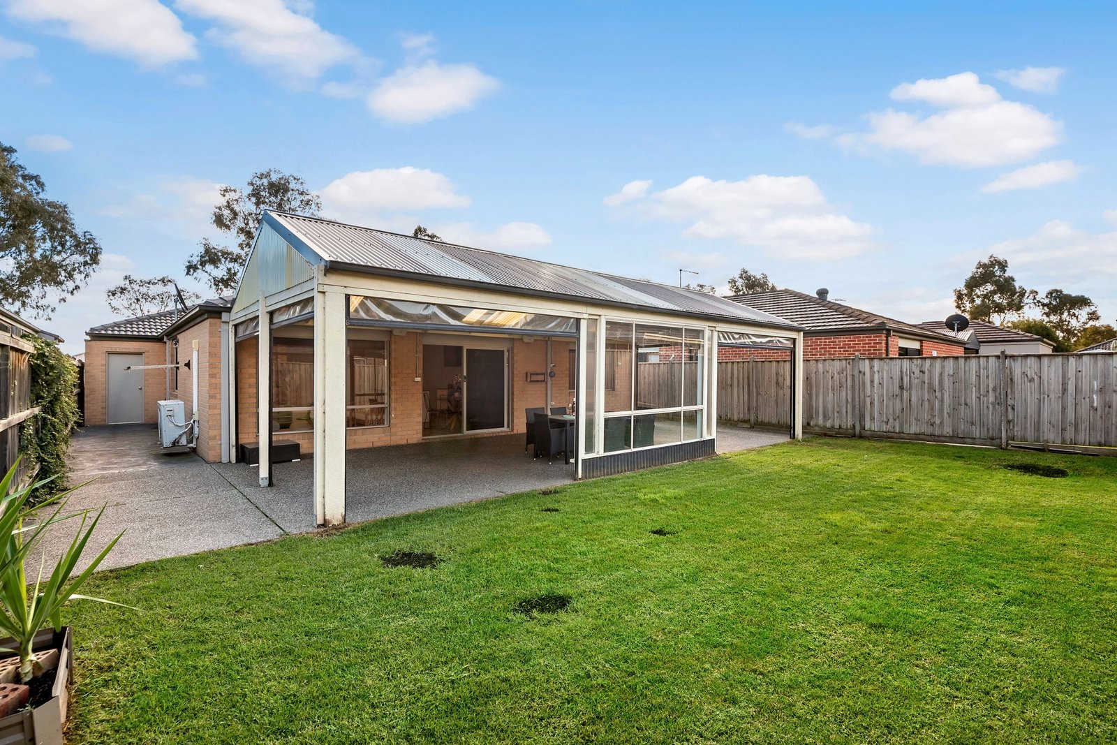 Property Gallery Thumbnail 9
